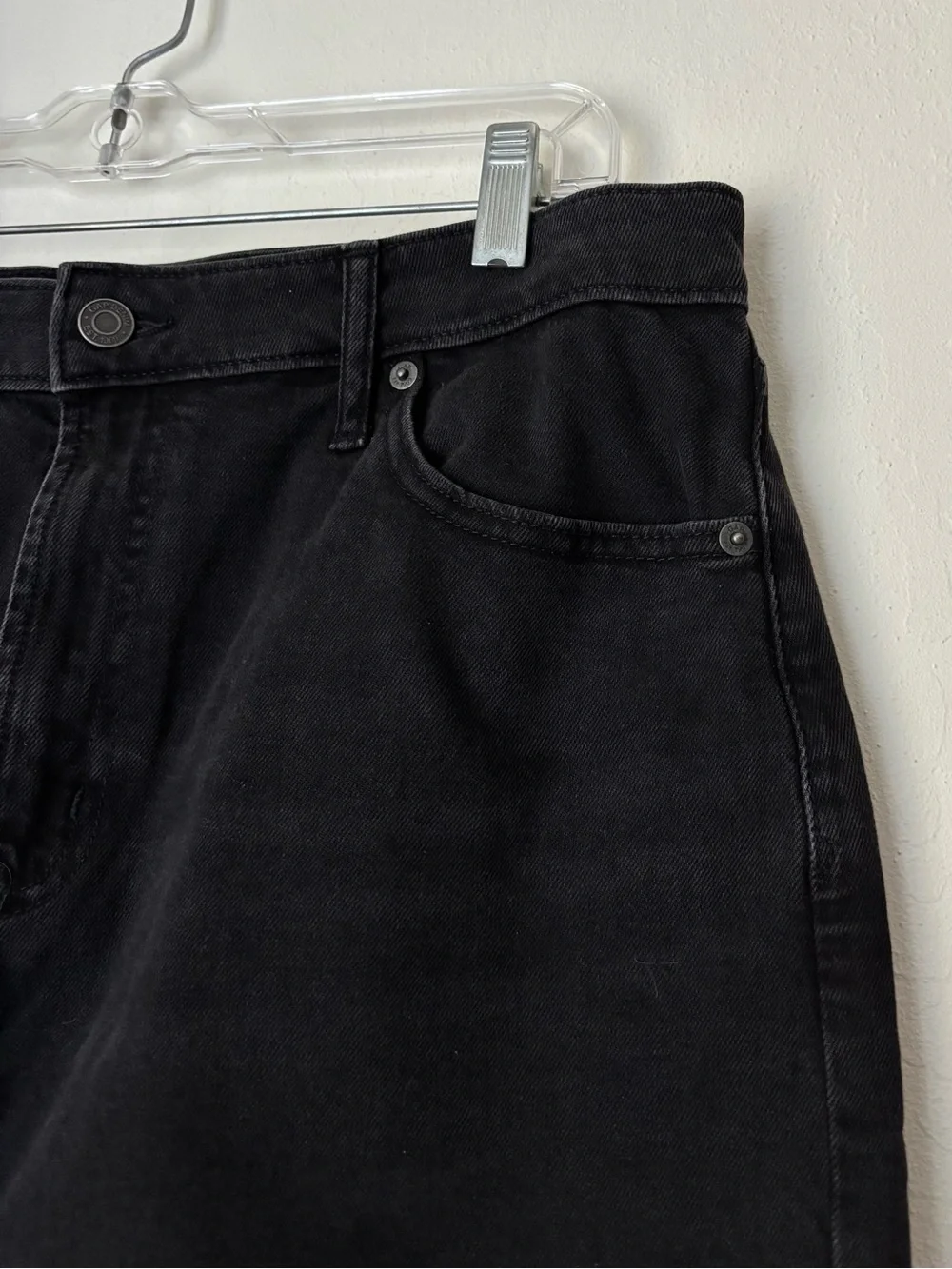GAP Denim Straight Midi Skirt in Black Wash Size 31/12 Frayed Hem Front Slit